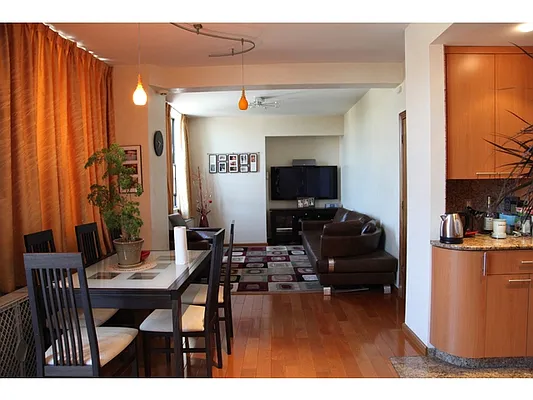 Sold by Aclawrence | media 1