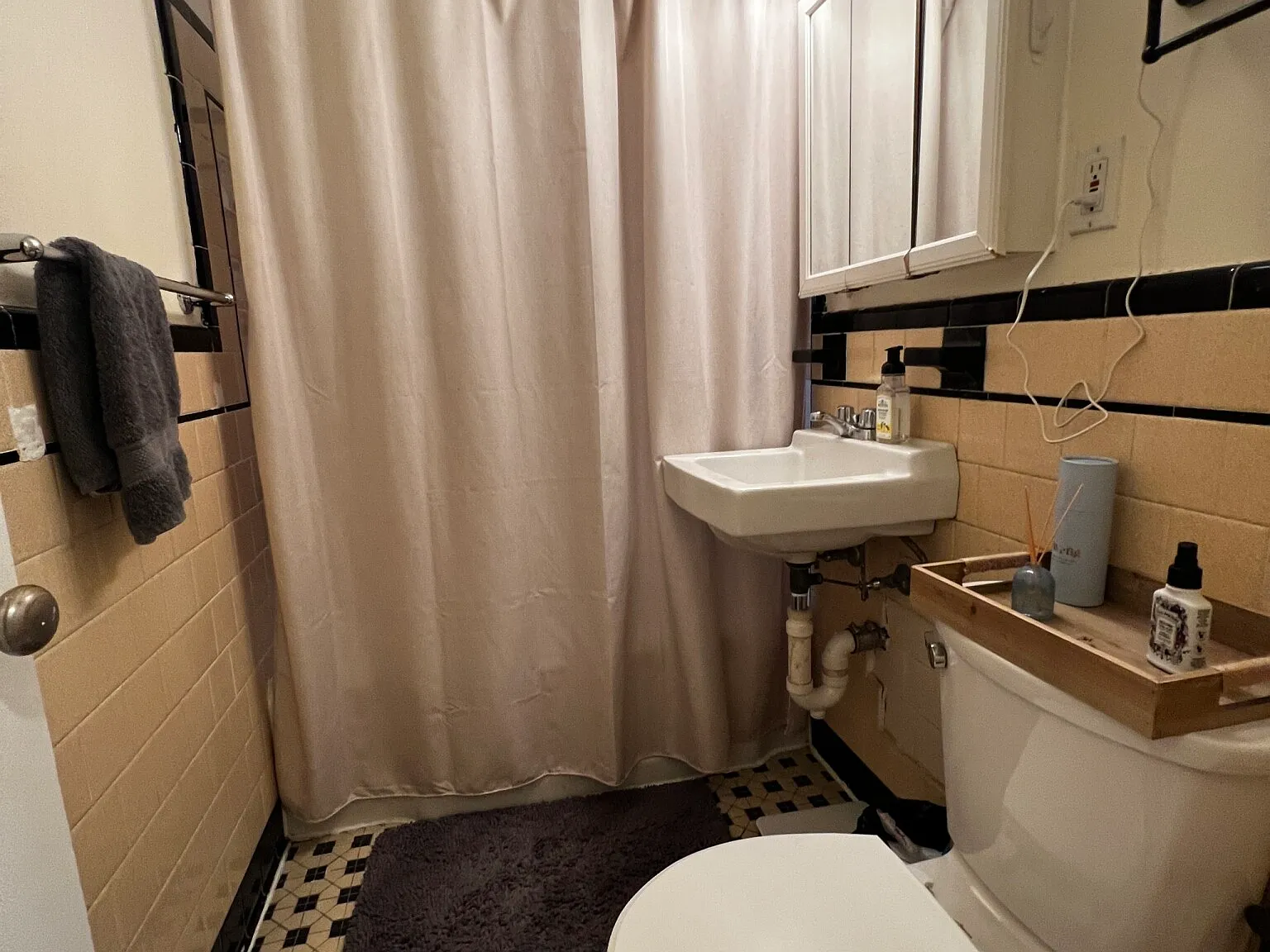 1 bed, 800 sqft, $2,700 — Photo 3