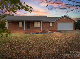 212 Doe Trail Ln, Statesville, NC 28625