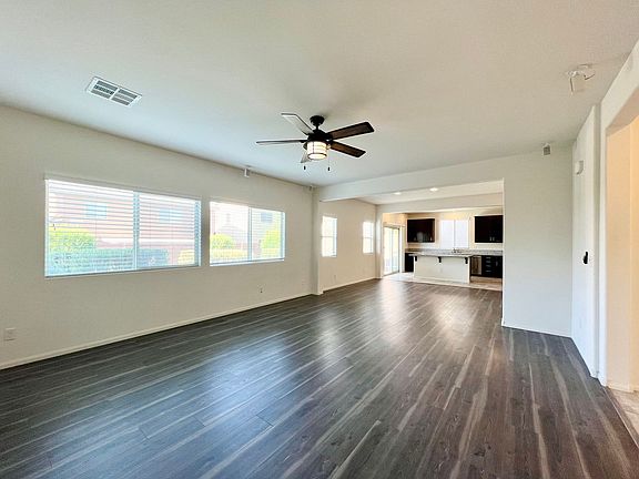 3rd image of 925 Pine Vista Ct