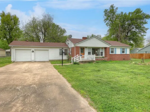 303 E 3rd St, Lamar, MO 64759