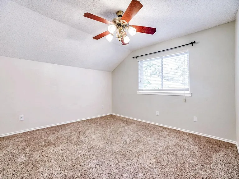 3321 Hazlewood Ct — Photo 35