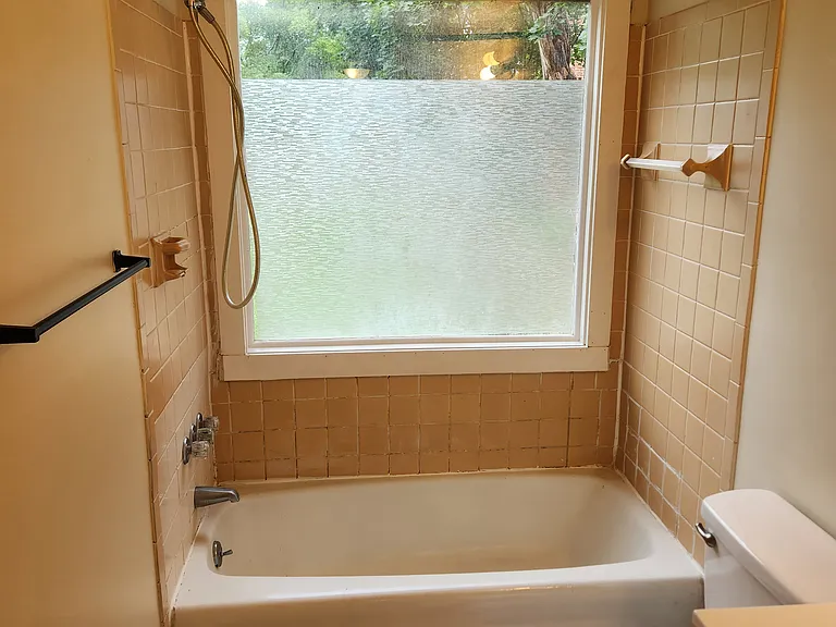 143 Howard Ave — Photo 16