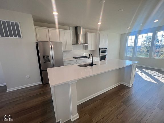 2nd image of 14543 Elsmere Ln
