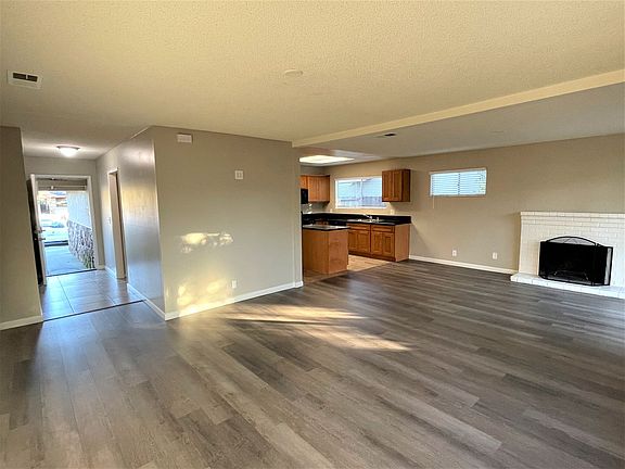 2nd image of 101 Santana Dr
