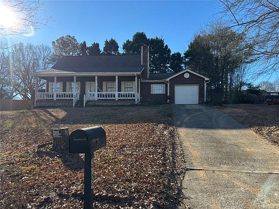 2nd image of 3709 Charlotte Dr