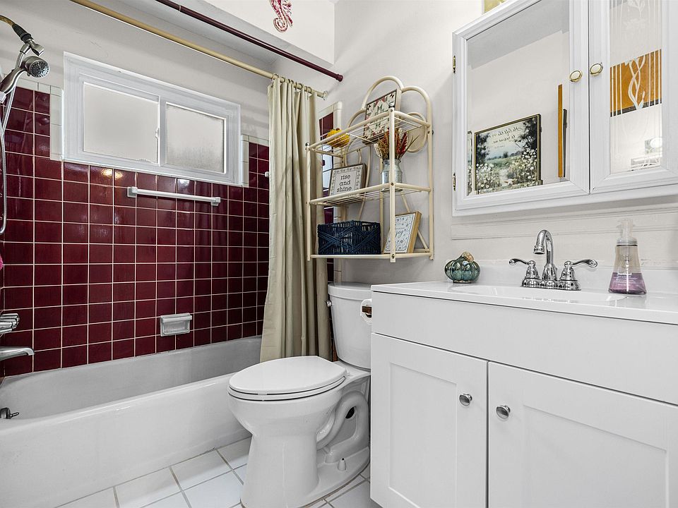 22609 Lake Dr, photo 17