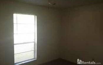 4th image of 2324 Rockridge Dr