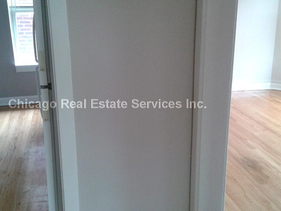 1st image of 4025 W Melrose St