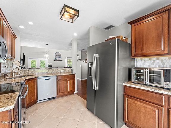 5th image of 845 Trailwood Ave