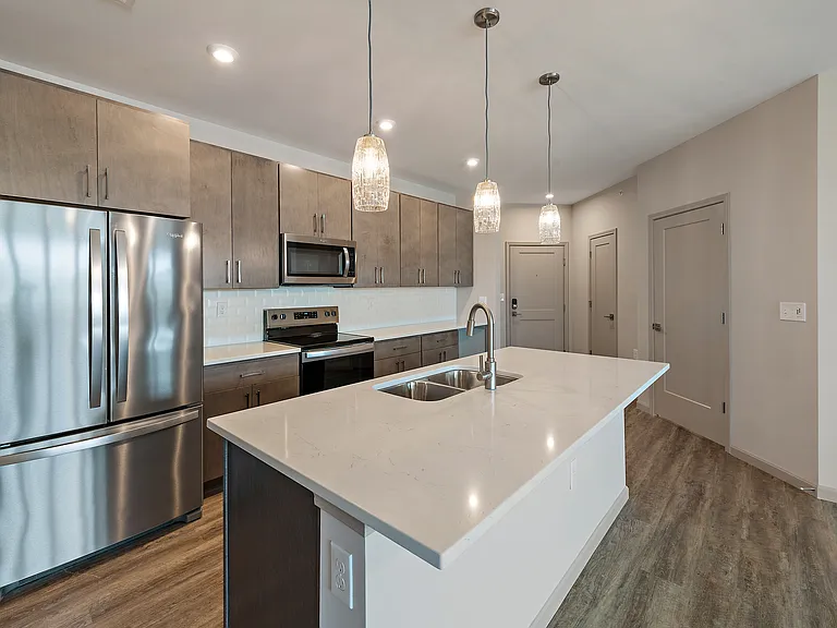 19Nineteen Promenade — Photo 117