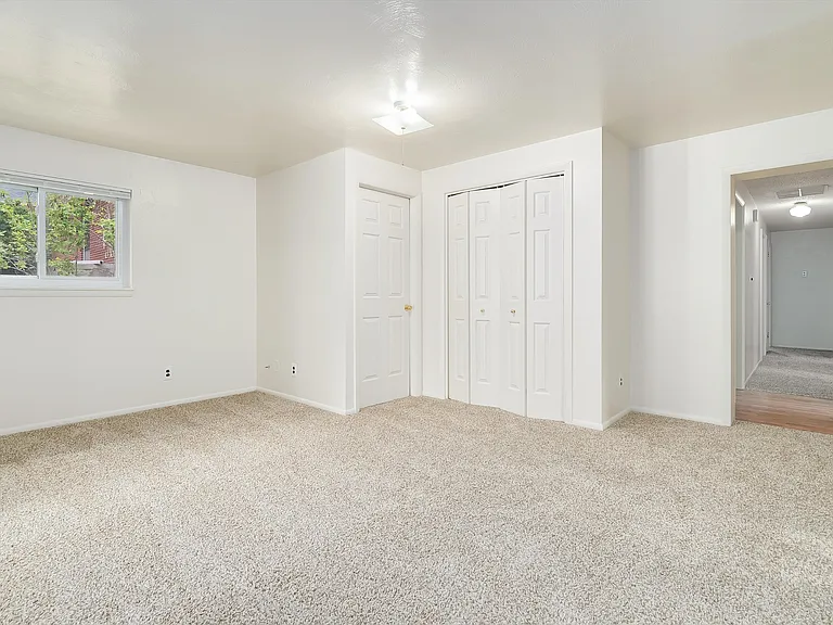 850 W Chenango Ave — Photo 18
