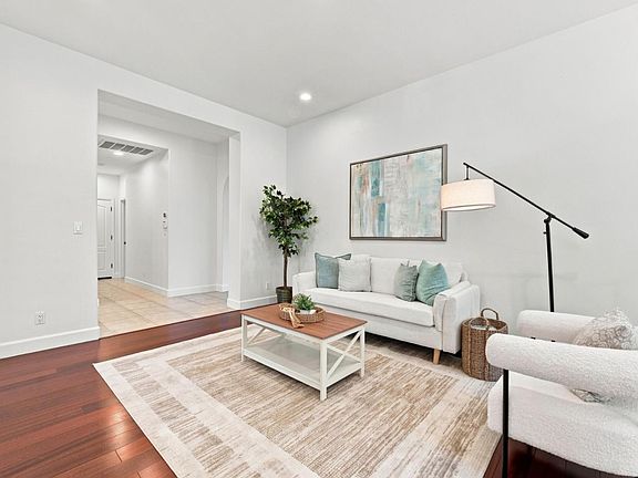 5th image of 115 Macedon Ct