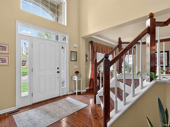 2nd image of 17 Oldwyck Crescent
