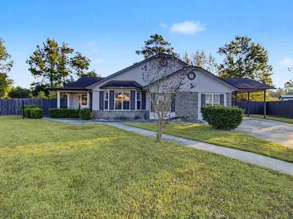 807 Barony Ct, Hinesville, GA 31313