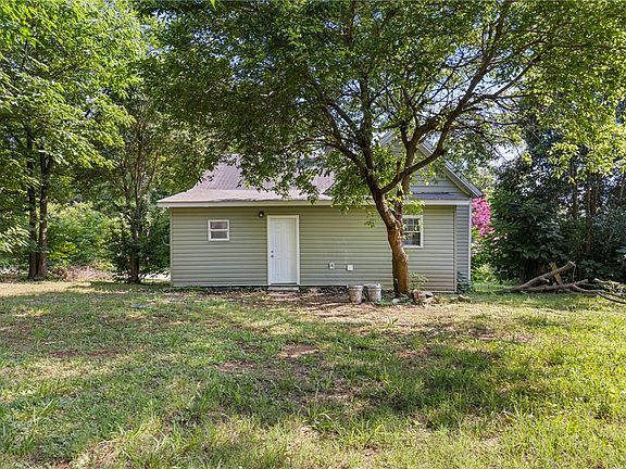 4th image of 109 Farmer St