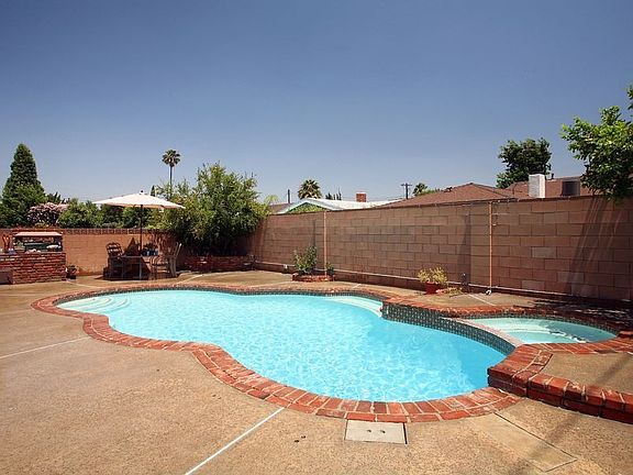 Pool-Spa-Brick BBQ