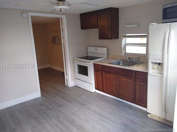 2nd image of 2417 Hayes St APT 3