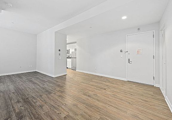 5th image of 15 Park Row APT 18K