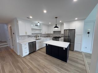 87B Nipmuc Trl, Providence, RI 02904