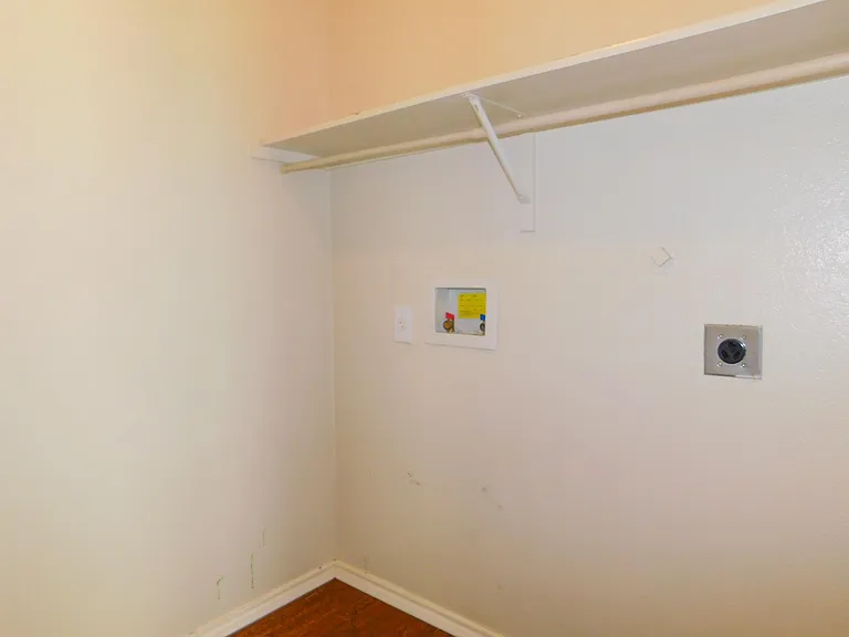 3230 Andalusian Dr — Photo 10