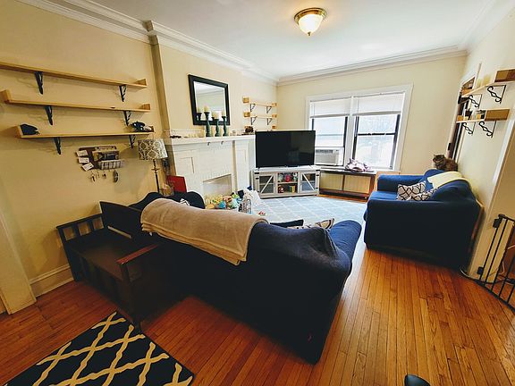 3rd image of 7400 N Paulina St #1