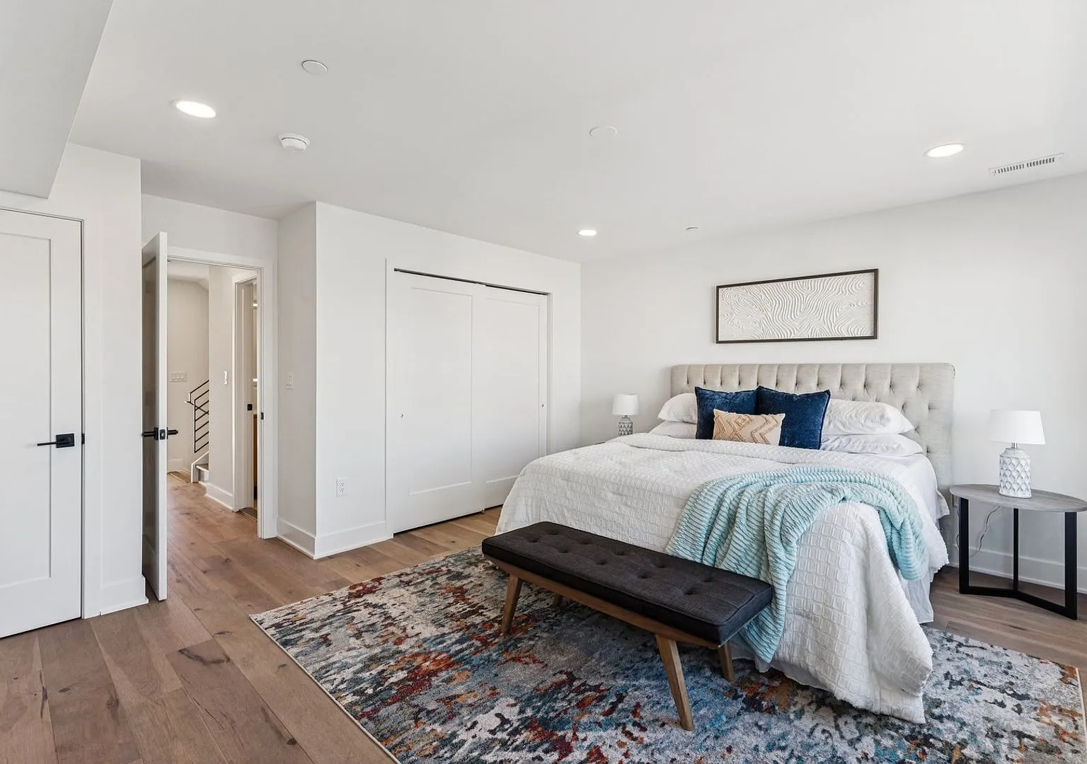 Spacious 5BR House in the Heart of Fairmount Philadelphia — Photo 3