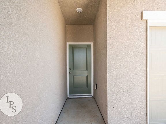 3rd image of 2808 N Vahe Ave