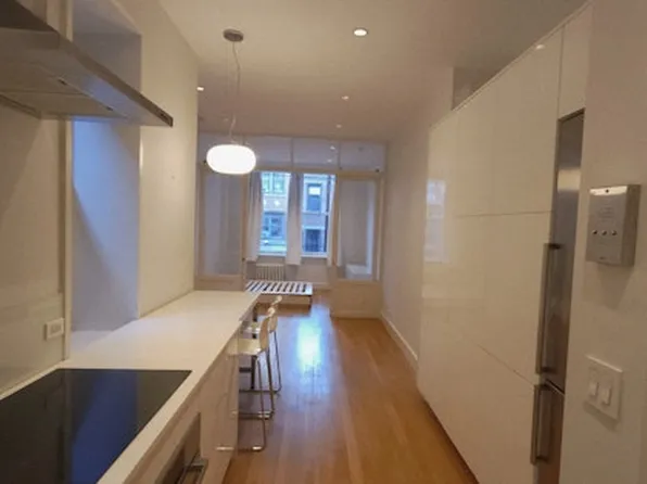 194 Bleecker Street image 1 of 11