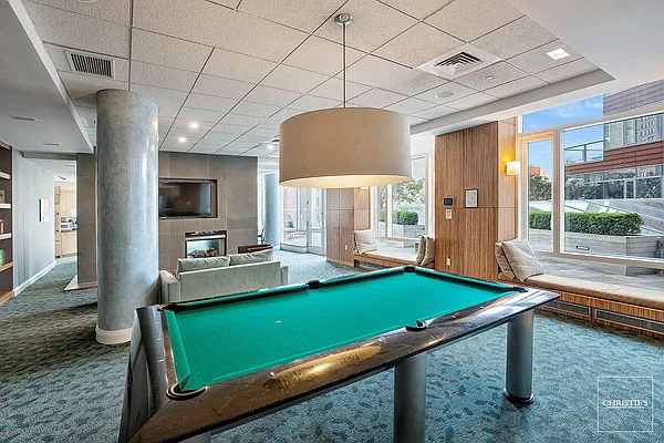 Rented by Christie's International Real Estate Group, LLC | media 33