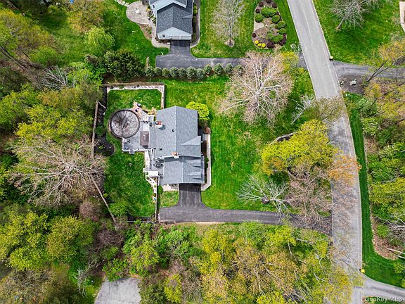 4th image of 41 Wilhelm Drive