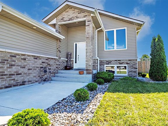 3rd image of 79 Blackacre Cres