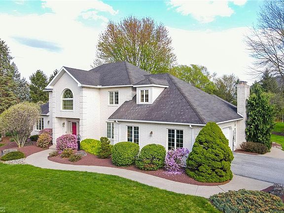 4th image of 79 Central Dr