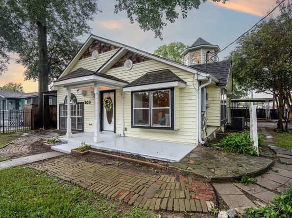 200 Fannin St