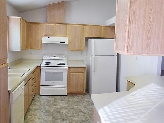 4th image of 2610 Hacienda St