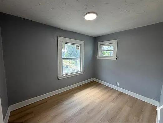13827 Thornhurst Ave — Photo 7