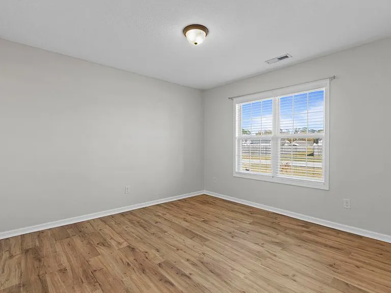 302 Aquamarine Cir — Photo 19