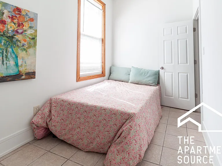 1634 N Whipple St #2E — Photo 9