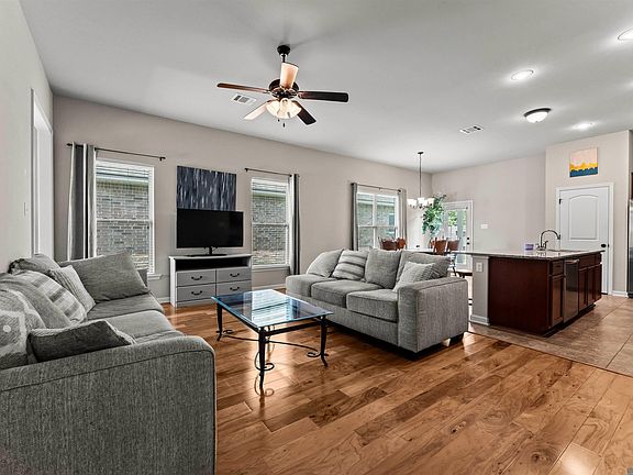 4th image of 12805 Fairwood Ct