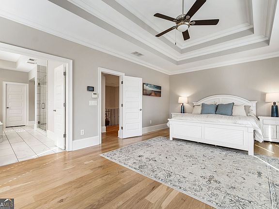 4th image of 1105 Lee St
