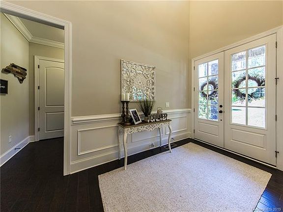 3rd image of 104 Heron Cove Dr