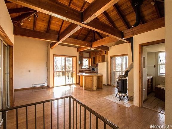 4th image of 4301 Sweetbriar Ln