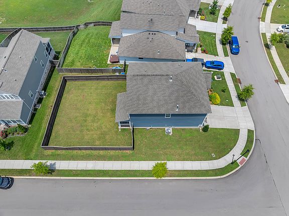 2nd image of 1001 Ewell Farm Cir