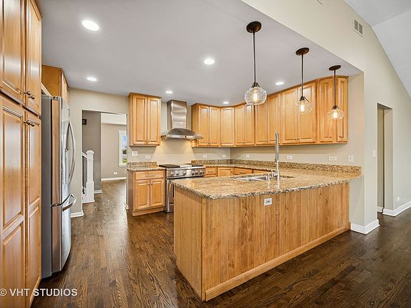 5th image of 2808 N Kennicott Ave