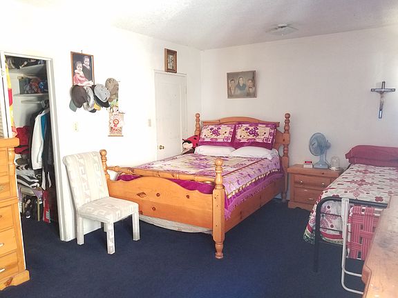 5th image of 136 E Lewis St