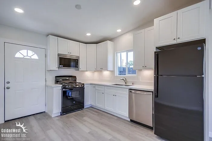 3981 King St #3981 — Photo 2