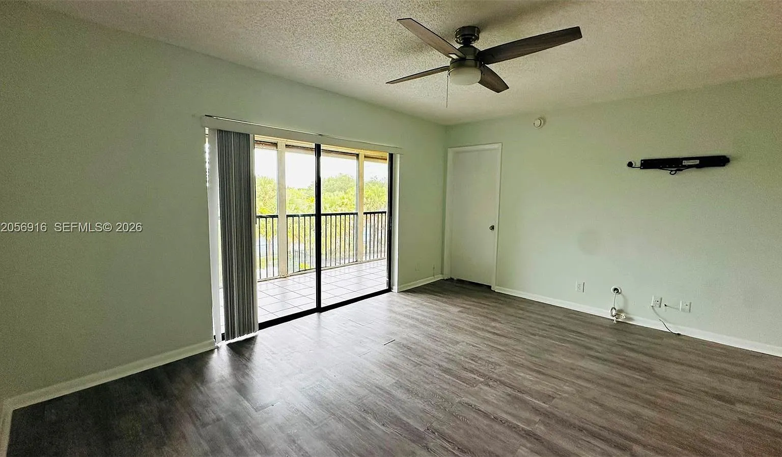 Saxon Woods North Condo — Photo 3