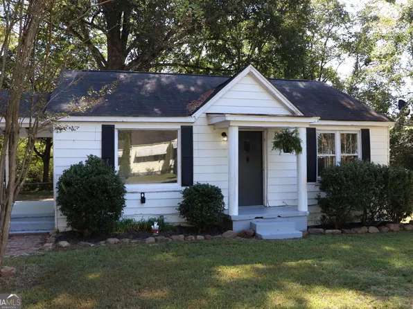 56 Cherry St, Trion, GA 30753