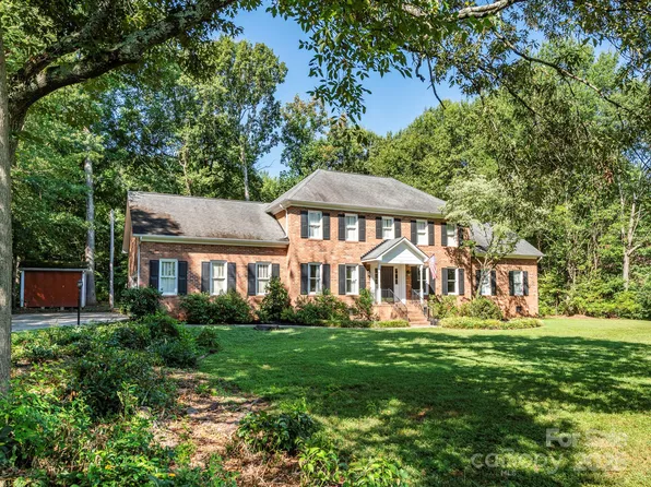 1231 Bennington Dr NW, Concord, NC 28027