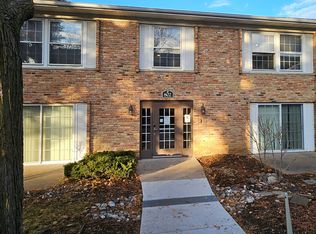 802 Old Settlers Trl APT 7, Hopkins, MN 55343